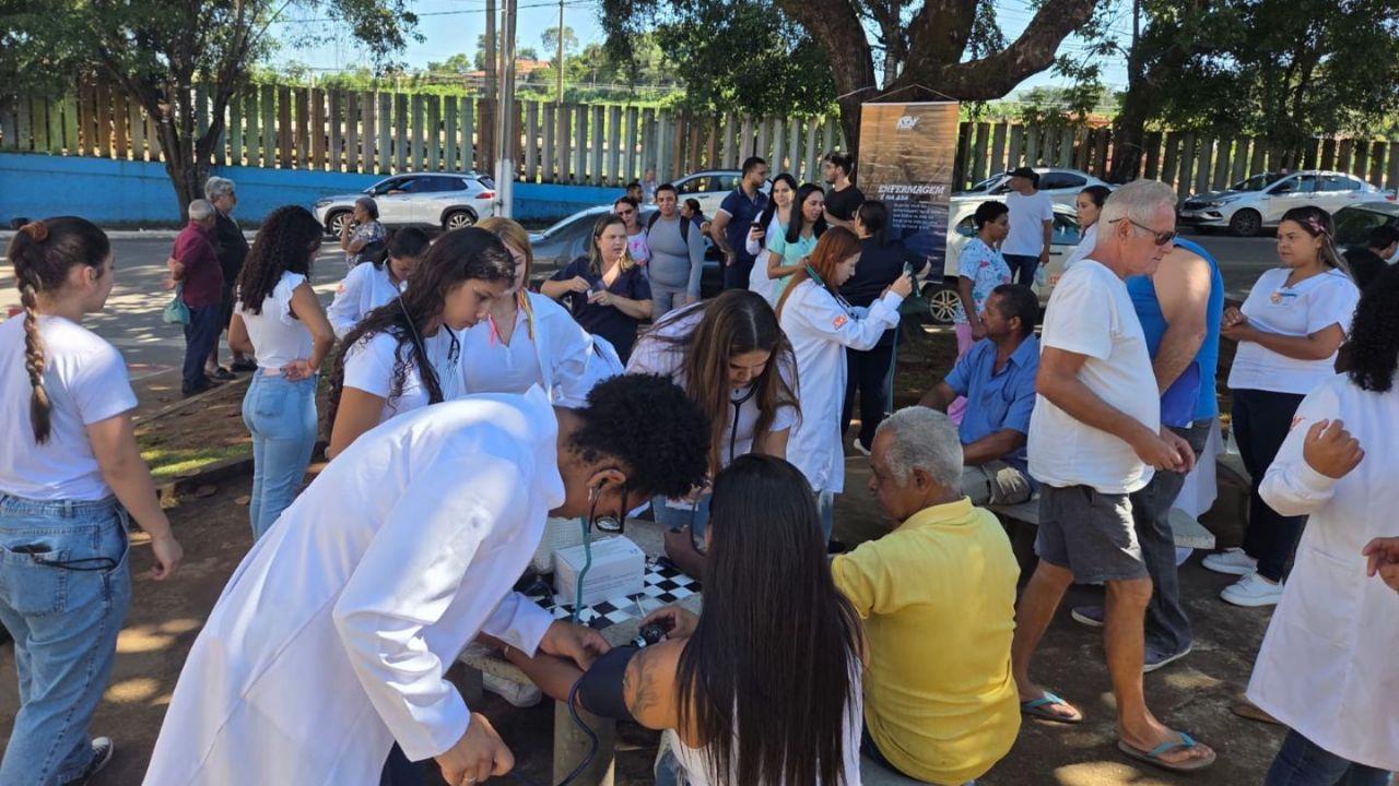 Saúde intensifica ações de prevenção no Carnaval com distribuição de preservativos no Brumas Folia